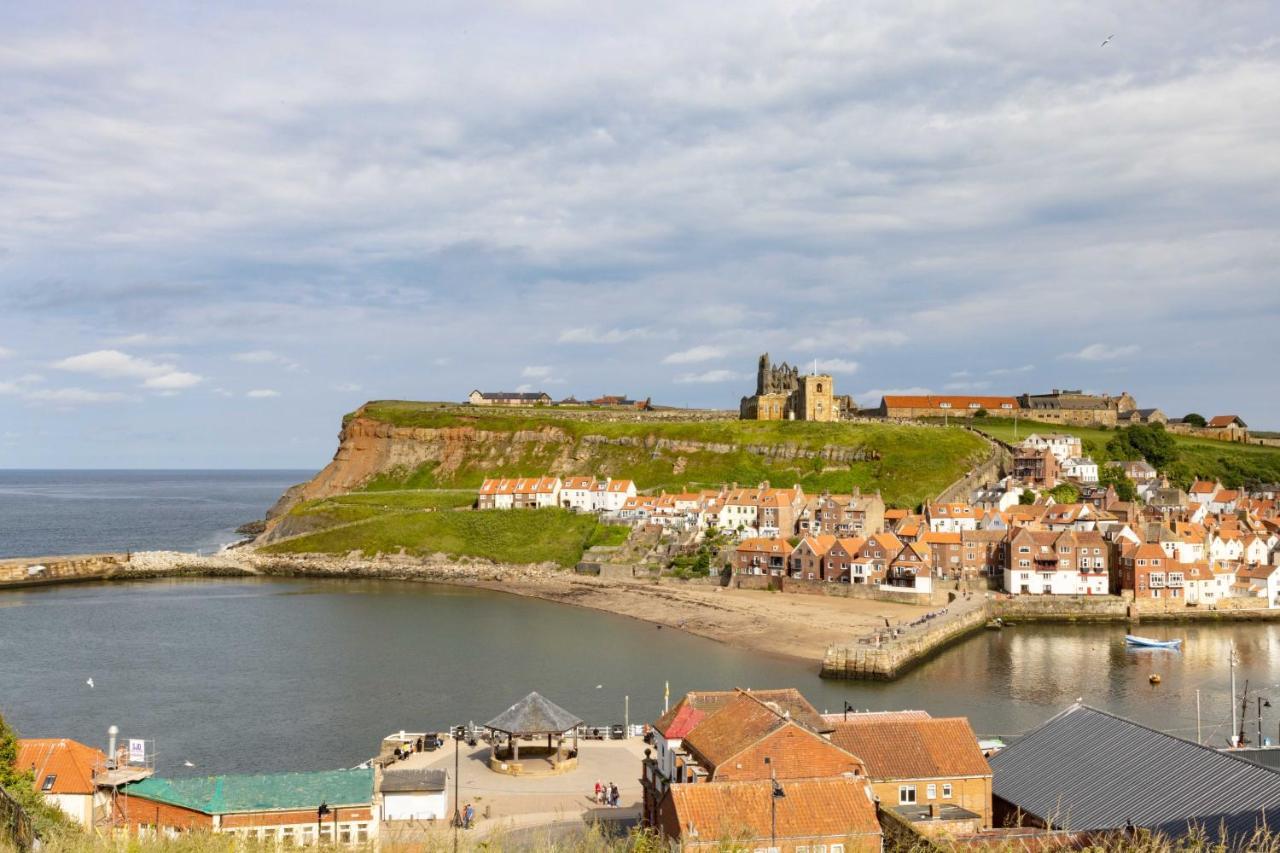 Royal Whitby Hotel Exterior photo