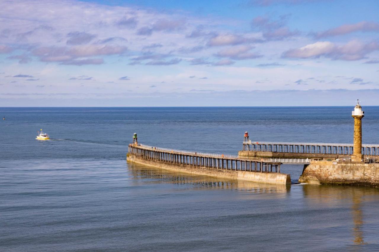 Royal Whitby Hotel Exterior photo