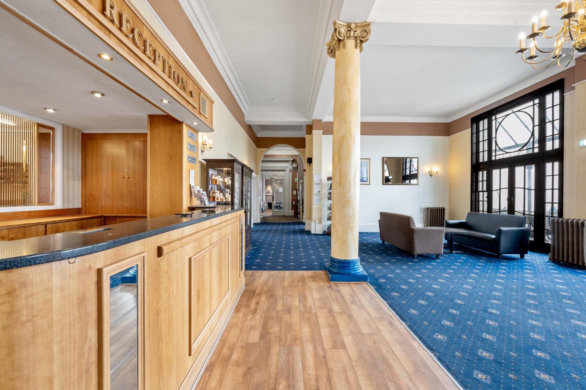 Royal Whitby Hotel Exterior photo