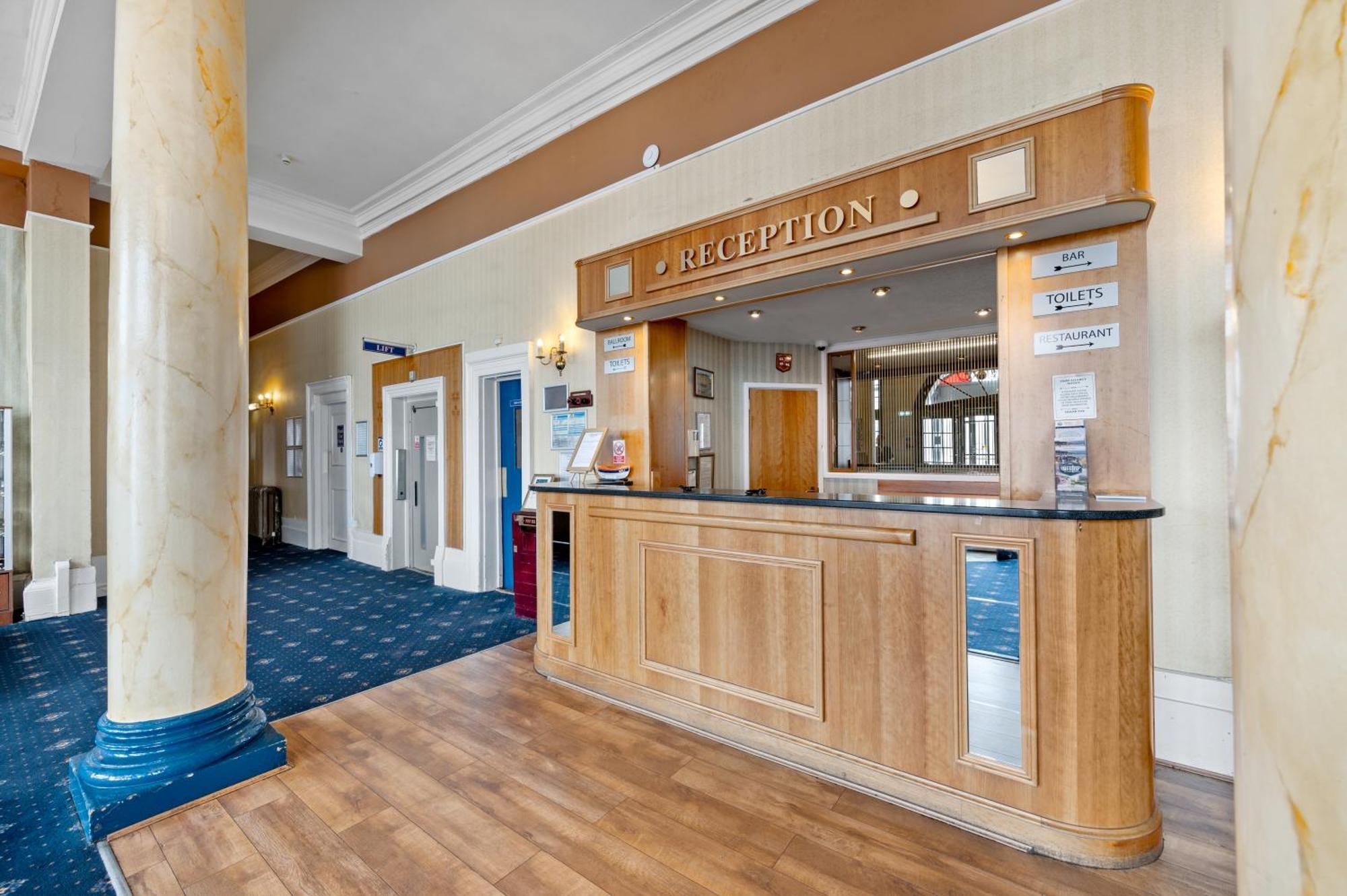 Royal Whitby Hotel Exterior photo