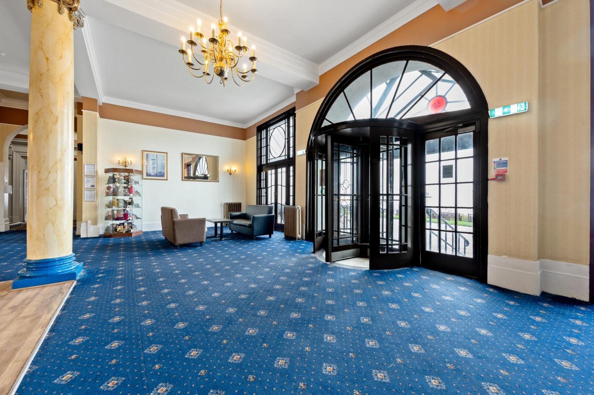 Royal Whitby Hotel Exterior photo