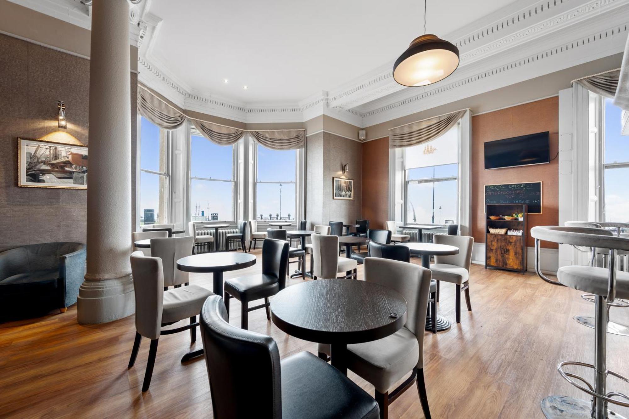 Royal Whitby Hotel Exterior photo