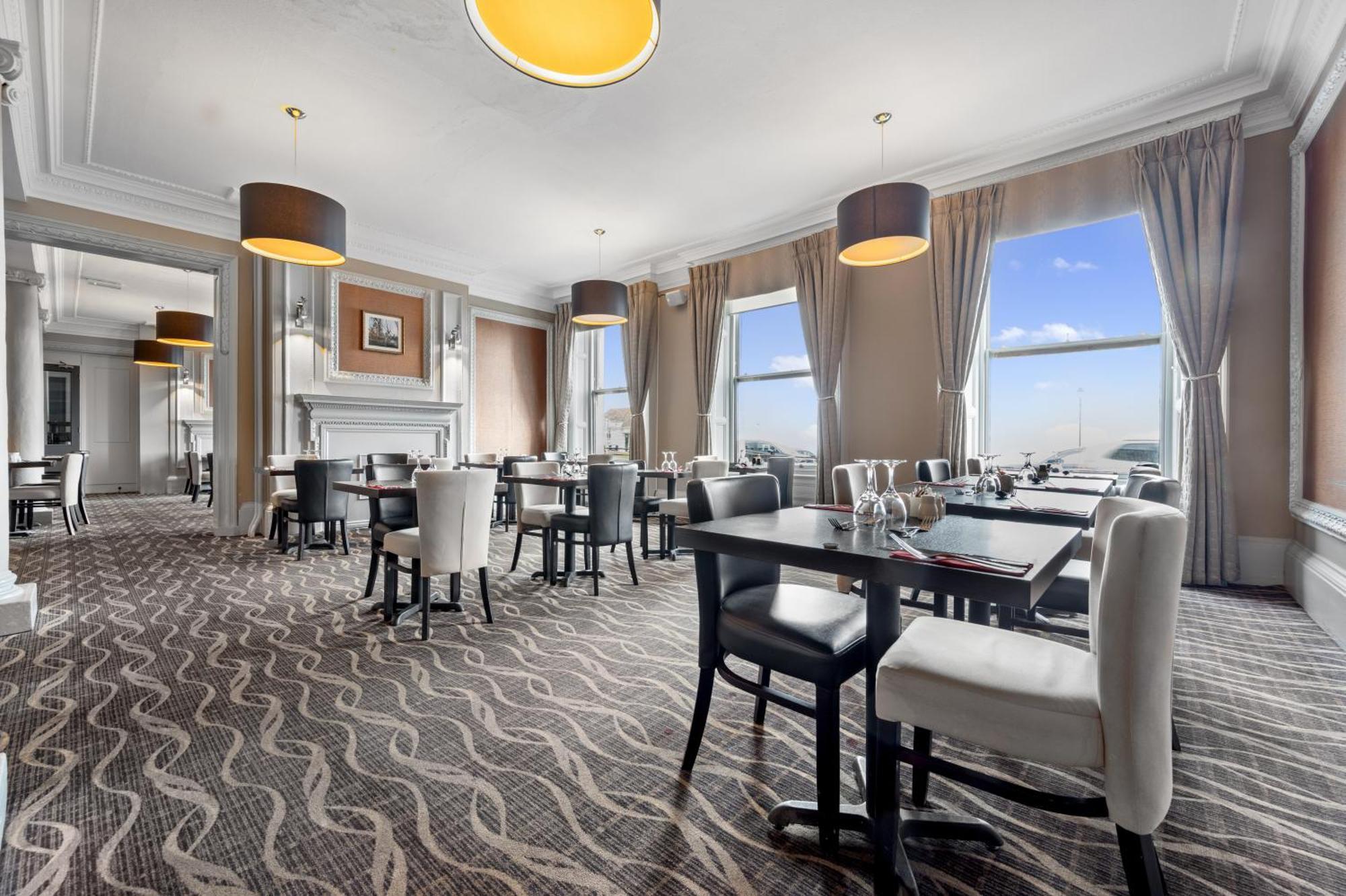 Royal Whitby Hotel Exterior photo