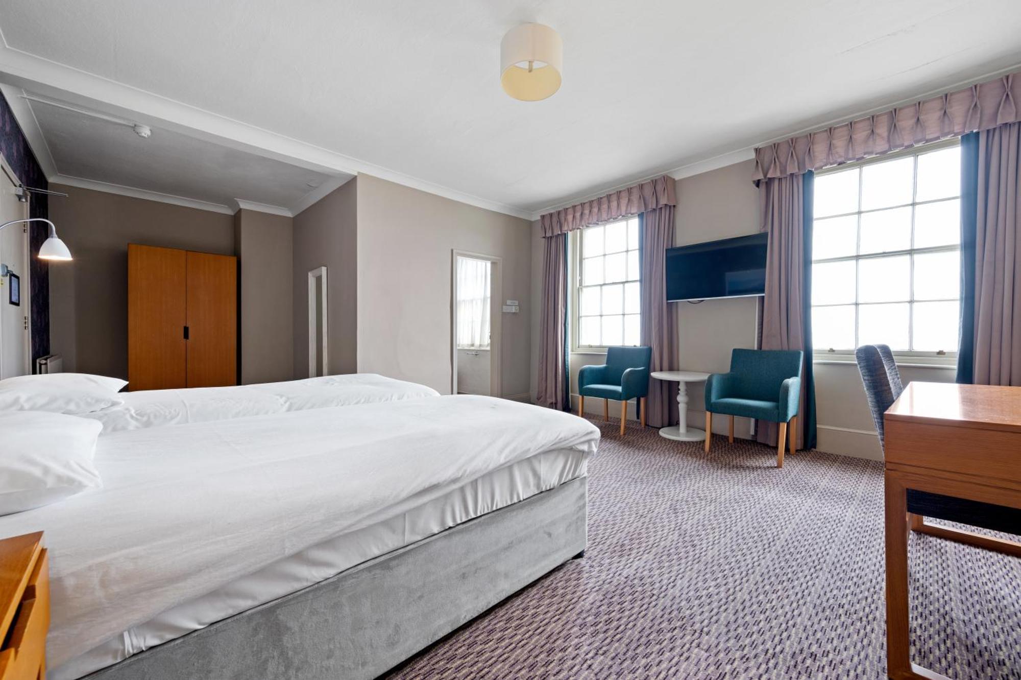 Royal Whitby Hotel Exterior photo