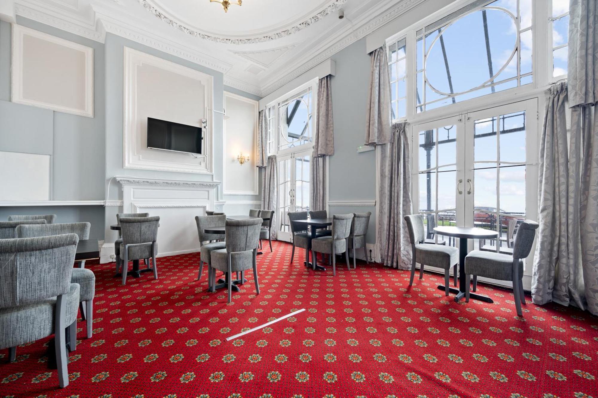 Royal Whitby Hotel Exterior photo