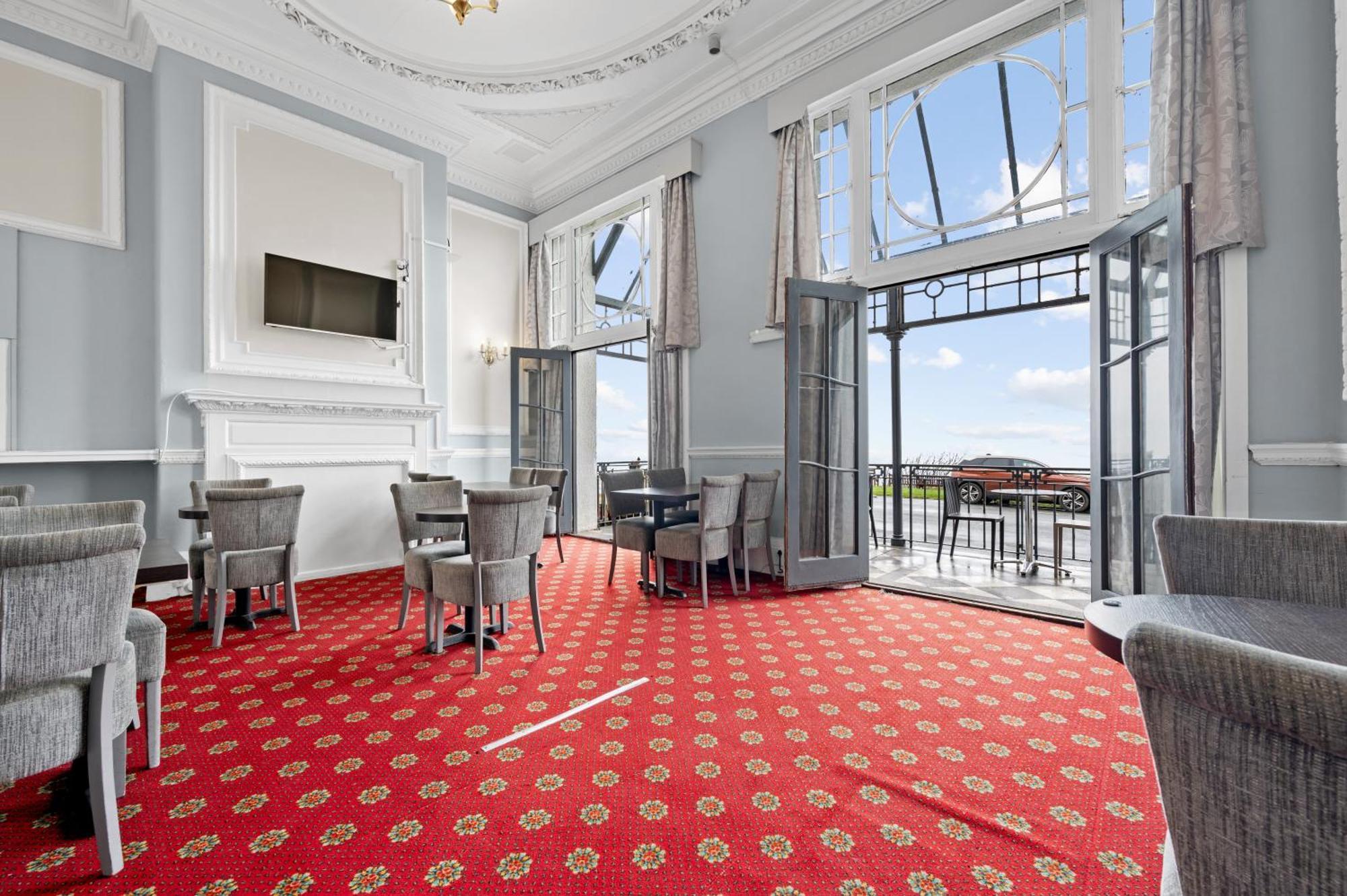 Royal Whitby Hotel Exterior photo