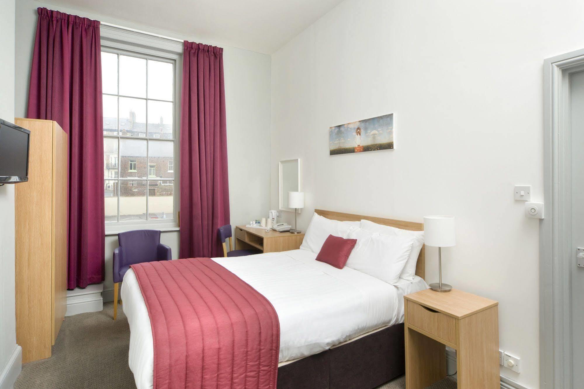 Royal Whitby Hotel Exterior photo