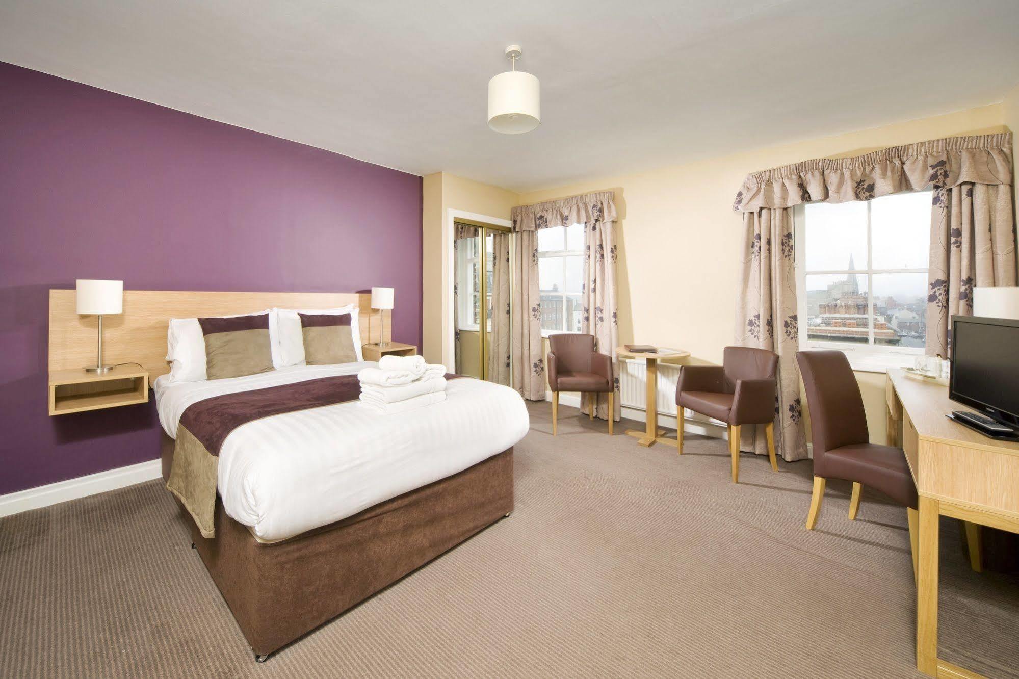Royal Whitby Hotel Exterior photo