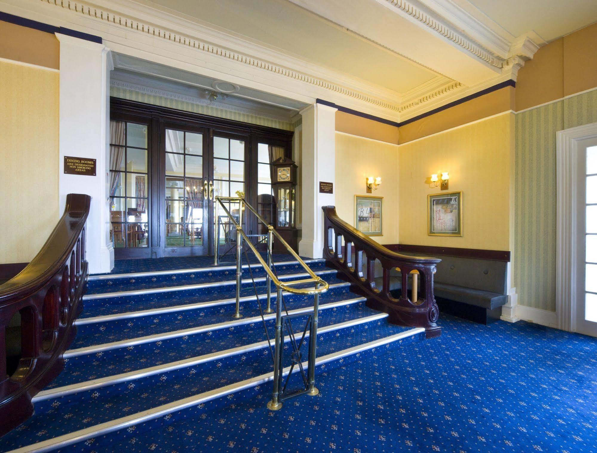 Royal Whitby Hotel Exterior photo